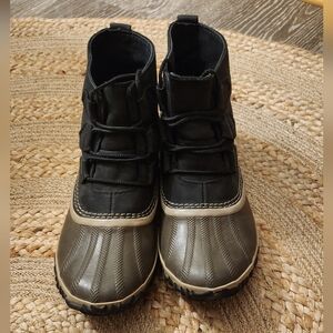 Sorel Women rain boots sz 9